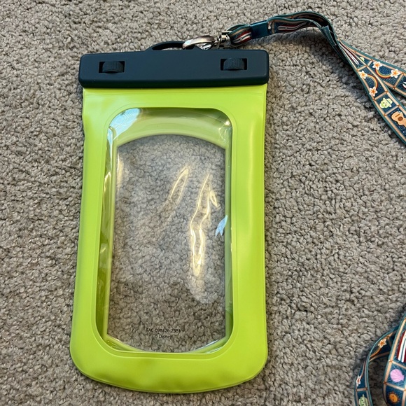 Disney Aulani Waterproof Phone Holder - Picture 3 of 3